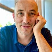 cerchi uno che ti spieghi la storia in modo semplice e divertente, o la sociologia da weber a zerubavel, allora sono l'uomo per te